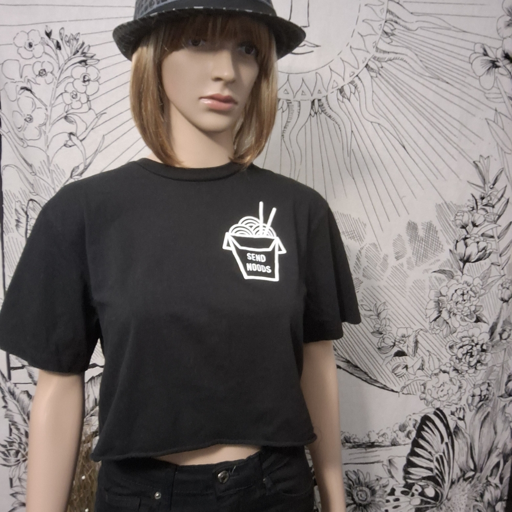 Muscles & Donuts Black Graphic Crop Top 'Send Noods' Sz Medium